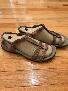 Taos Footwear Trophy Women's Bronze Leather Strappy Slide Sandals Arch Support